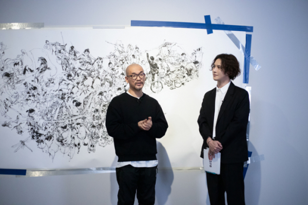 ▲박기웅X김정기 작가(사진제공=마운틴무브먼트)