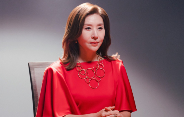 ▲'빨강 구두' 최명길(사진 제공=오에이치스토리)