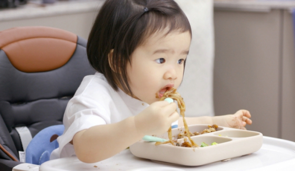 ▲‘편스토랑’ 박정아 딸 아윤이(사진제공=KBS 2TV)