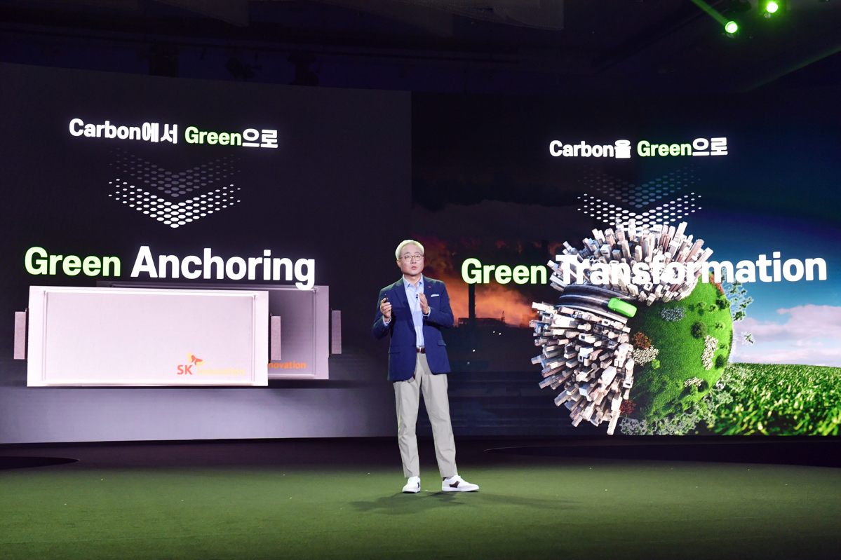 ▲김준 SK이노베이션 총괄사장이 1일 여의도 콘래드 호텔에서 열린 ‘SK이노베이션 스토리 데이(Story Day)’에서 ‘파이낸셜 스토리’(Financial Story)’를 발표하고 있다. (사진제공=SK이노베이션)