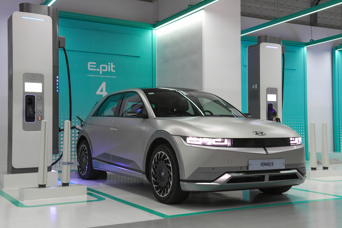 ▲현대차그룹이 서울 을지로 미래에셋 센터원 빌딩에 전기차 초고속 충전소 ‘을지로 센터원 E-pit’를 구축하고 5일부터 운영에 들어간다.  (사진제공=현대차)