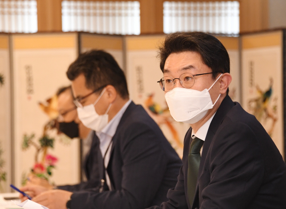 ▲이억원 기획재정부 1차관이 7월 6일 서울 광화문 정부서울청사에서 열린 '외환 건전성 협의회'를 주재, 모두발언을 하고 있다. (사진제공=기획재정부)