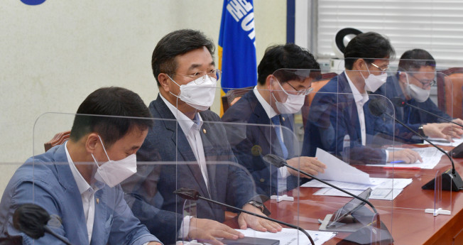 ▲더불어민주당 윤호중 원내대표가 8일 서울 여의도 국회에서 열린 정책조정회의에서 발언하고 있다. (연합뉴스)