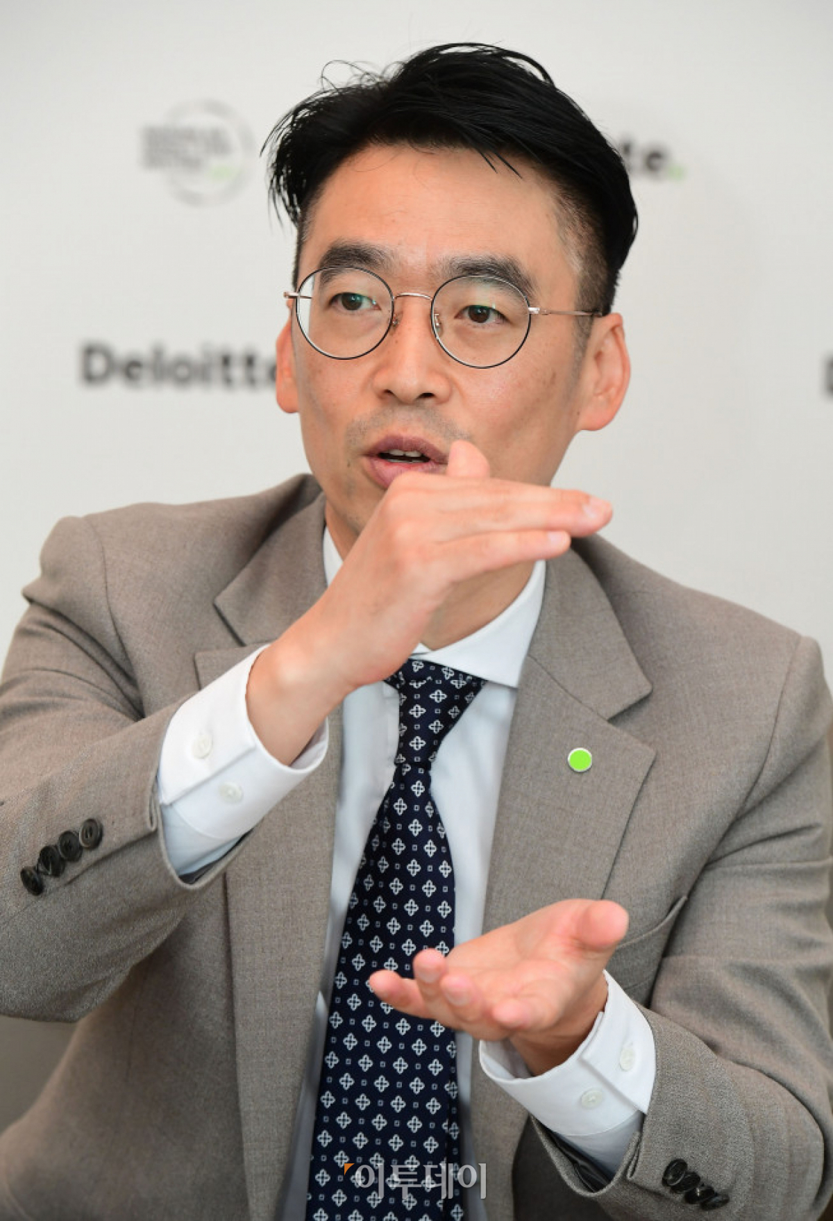 ▲한창희 딜로이트 안진회계법인 이사가 서울 영등포구 one IFC빌딩에 위치한 회의실에서 이투데이와 인터뷰를 하고 있다. 고이란 기자 photoeran@