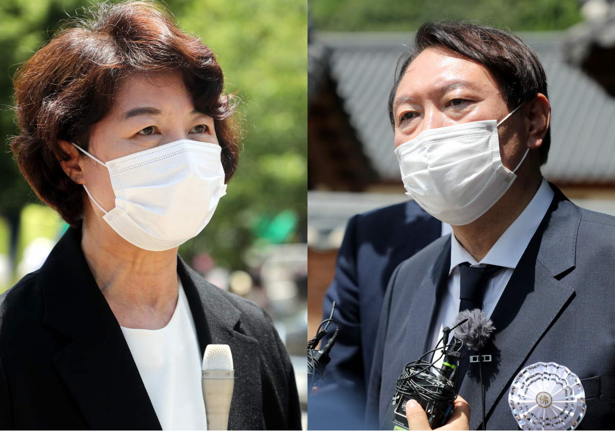 ▲추미애 전 법무부장관과 윤석열 전 검찰총장이 26일 전북 김제시 금산사에서 열린 대한불교조계종 전 총무원장 월주(月珠)스님 영결식 조문을 마치고 취재진 질문을 받고 있다. (연합뉴스)