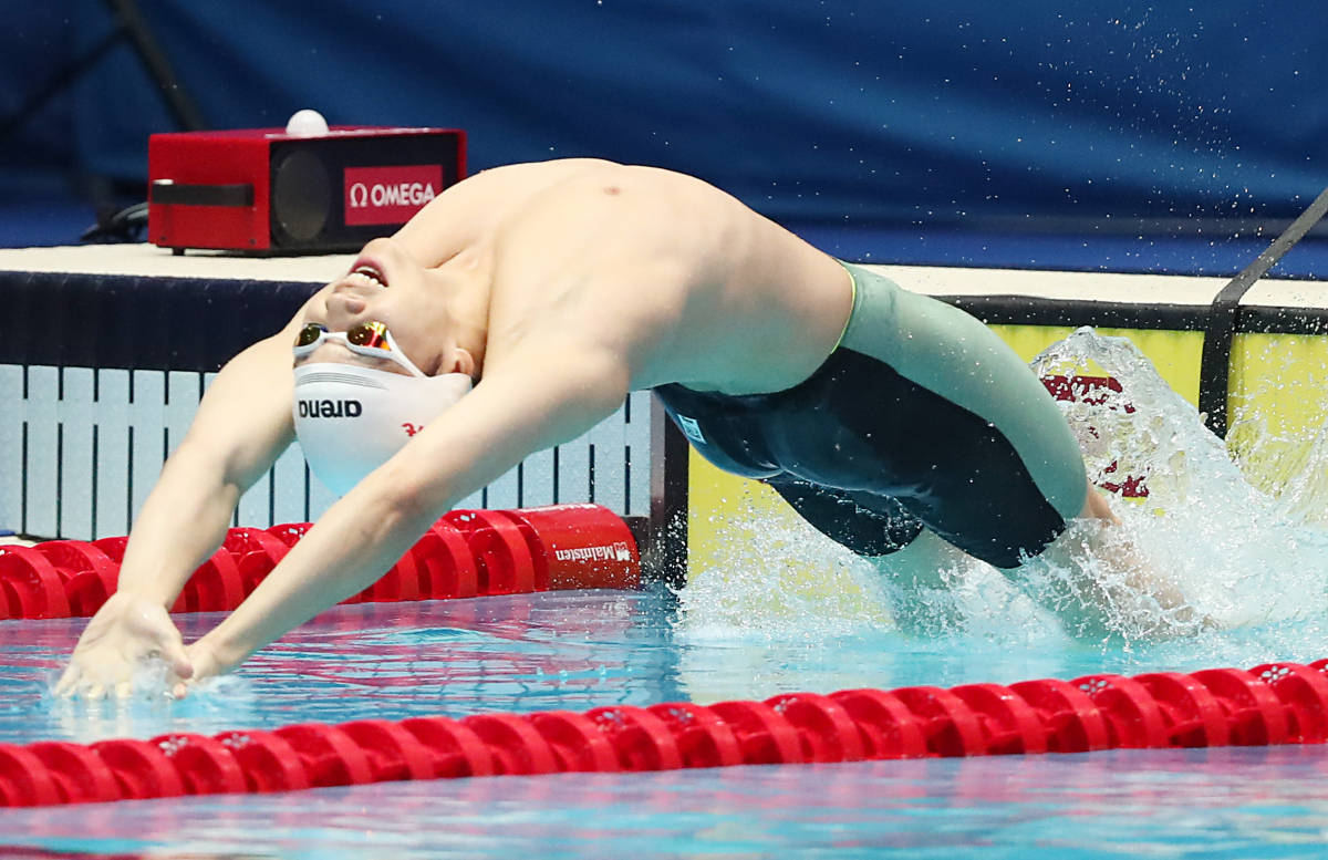▲지난 2019년 7월 광주 광산구 남부대학교 시립국제수영장에서 열린 2019 광주세계수영선수권대회 남자 계영 400m 예선에서 이주호가 출발하고 있다. (뉴시스)
