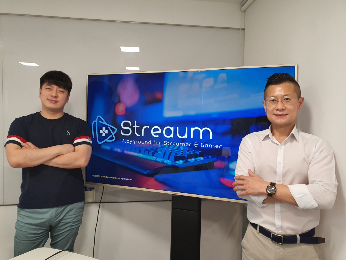 ▲글로벌 게임 스트리머 랭킹 경쟁 및 메타버스 유저 커뮤니티 플랫폼 ‘스트리움’을 개발 중인 우동화 에쎈모바일테크놀러지 대표(왼쪽)와 최승일 부사장.  (이다원 기자 leedw@)