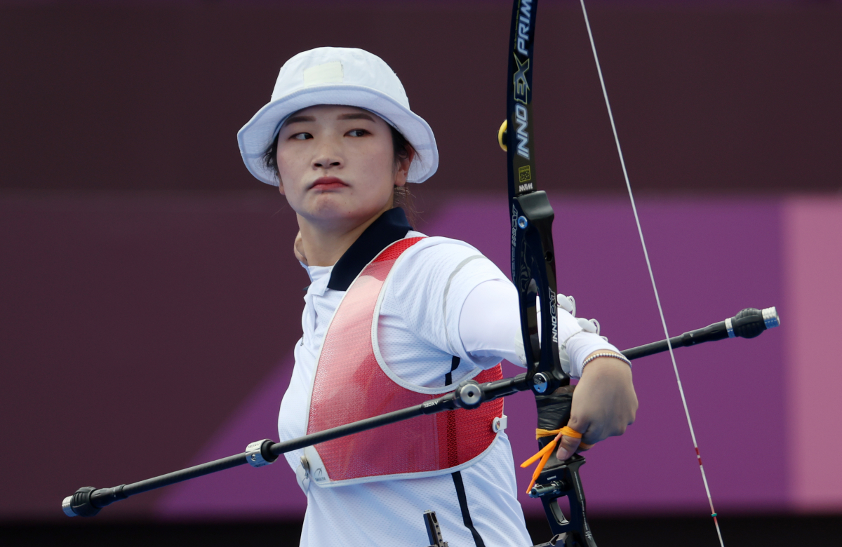 ▲강채영이 30일 일본 유메노시마 공원 양궁장에서 열린 도쿄올림픽 여자 양궁 개인전 16강 터키 아나고즈 야스민과 대결하고 있다. (연합뉴스)