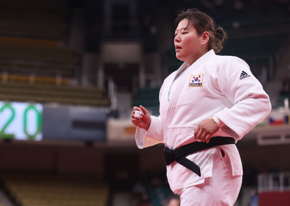 ▲한미진이 30일 도쿄 일본무도관에서 열린 2020 도쿄올림픽 유도 여자 78㎏ 이상급 32강전 경기를 치른 뒤 퇴장하고 있다. (연합뉴스)