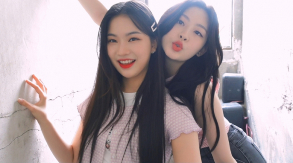 ▲스테이씨 아이사X세은(사진 = 하이업엔터테인먼트 제공)