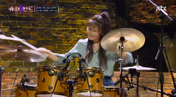 ▲드러머 유빈(사진=JTBC 방송화면 캡처 )