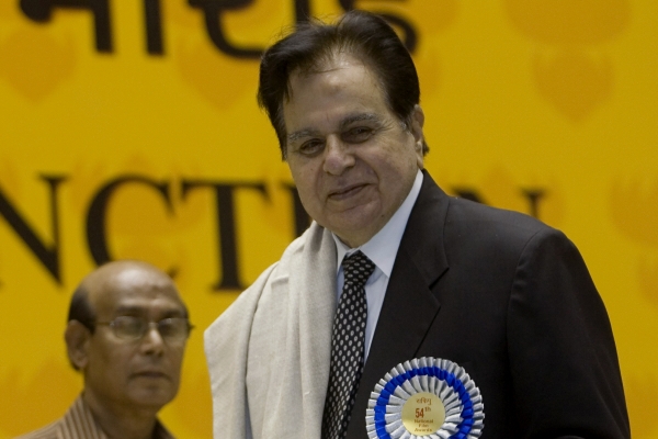 ▲딜립 쿠마르가 2008년 9월 2일(현지시간) 인도 뉴델리에서 열린 시상식에 참석하고 있다. 뉴델리/AP뉴시스