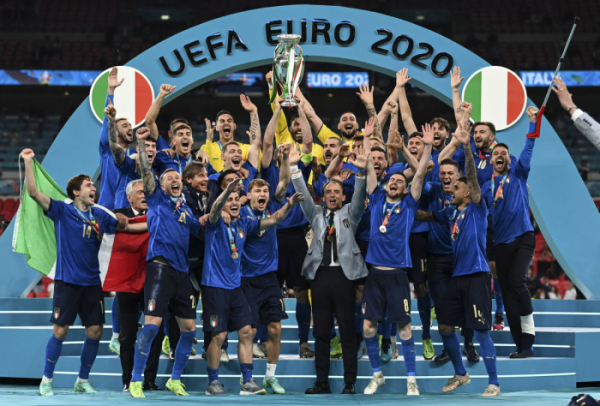▲11일(현지시간) 영국 런던 웸블리 스타디움에서 열린 2020 유럽축구선수권대회(유로2020) 결승전에서 이탈리아가 잉글랜드를 꺾고 정상에 올랐다.  (AP/뉴시스)