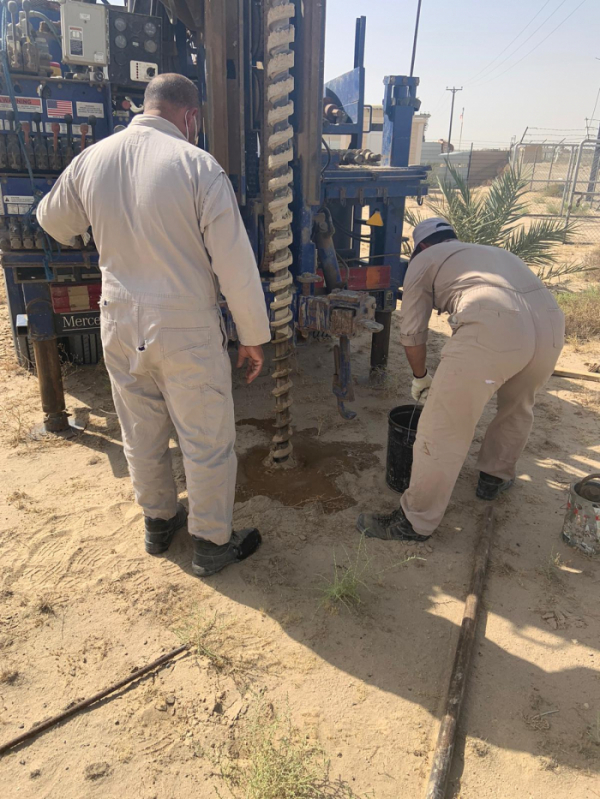 ▲포미트가 스마트팜 건설을 위해 쿠웨이트 현지에서 실사를 진행하고 있다. (사진제공=포미트)
