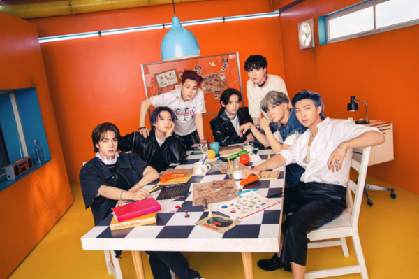 ▲그룹 방탄소년단(BTS)이 23일 ‘퍼미션 투 댄스’의 R&B 리믹스 버전을 발표했다. (사진제공=빅히트뮤직)