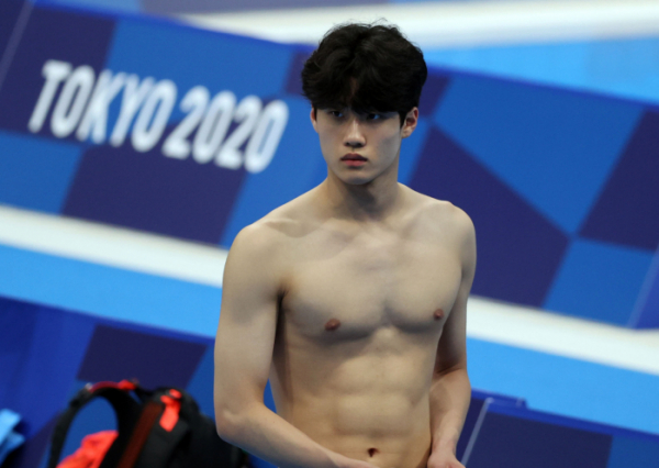 ▲황선우(18·서울체고) 선수가 일본 도쿄 아쿠아틱스 센터에서 열린 2020 도쿄올림픽 경영 남자 자유형 200ｍ 예선 3조에서 1분 44초 62의 한국 신기록으로 조 1위를 차지했다.  (연합뉴스)