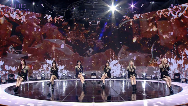 ▲에버글로우(사진 = 위에화엔터테인먼트 제공)