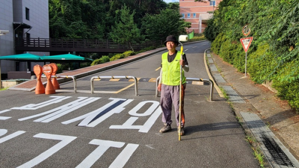 ▲'생활의 달인' 차선도색 달인(사진제공=SBS)