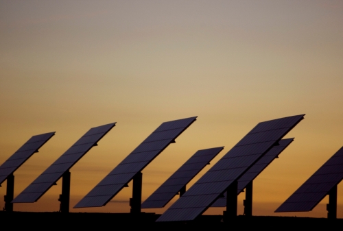 ▲포르투갈 남부 아마렐레자 지역에 있는 세계 최대 규모의 전력 발전소에 태양광 패널이 설치돼 있다. 아마렐레자/로이터연합뉴스

