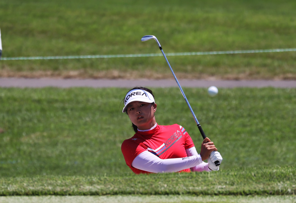 ▲4일 일본 사이타마현 가스미가세키 컨트리클럽에서 열린 도쿄올림픽 여자골프 1라운드에서 고진영이 12번 홀 벙커샷을 하고 있다. (사이타마(일본)=연합뉴스)