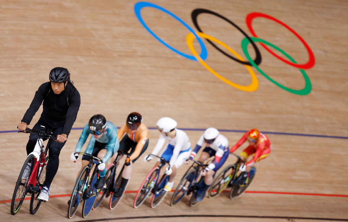▲4일 열린 2020 도쿄올림픽 사이클 트랙 여자 경륜 1라운드 패자부활전에서 레이스를 진행중인 이혜진(왼쪽에서 4번째) (연합뉴스)