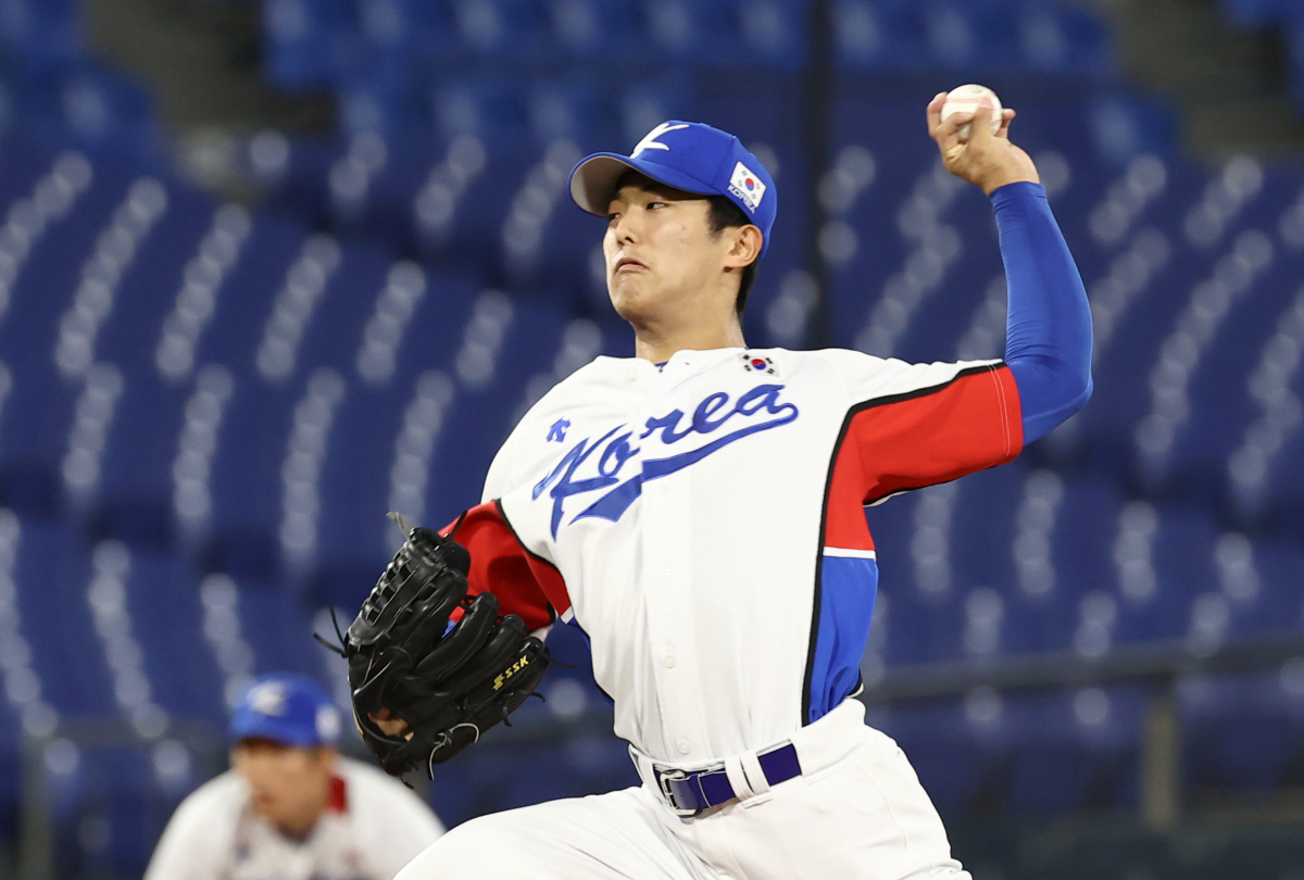 ▲1일 일본 요코하마 스타디움에서 열린 도쿄올림픽 야구 도미니카전에 선발 투수로 나선 이의리가 공을 던지고 있다. (연합뉴스)