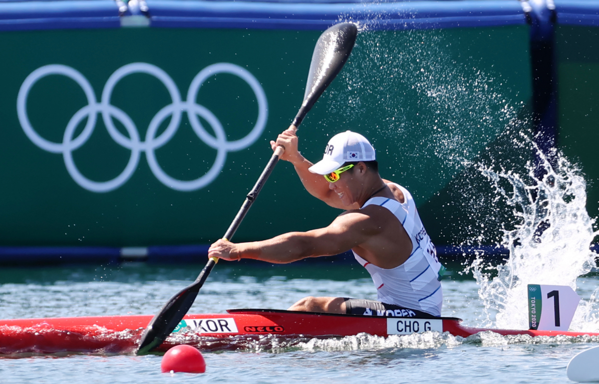 ▲5일 일본 우미노모리 수상경기장에서 열린 도쿄올림픽 남자 카약 1인승 200m 준결승 경기에 한국 조광희가 출전하고 있다. (연합뉴스)