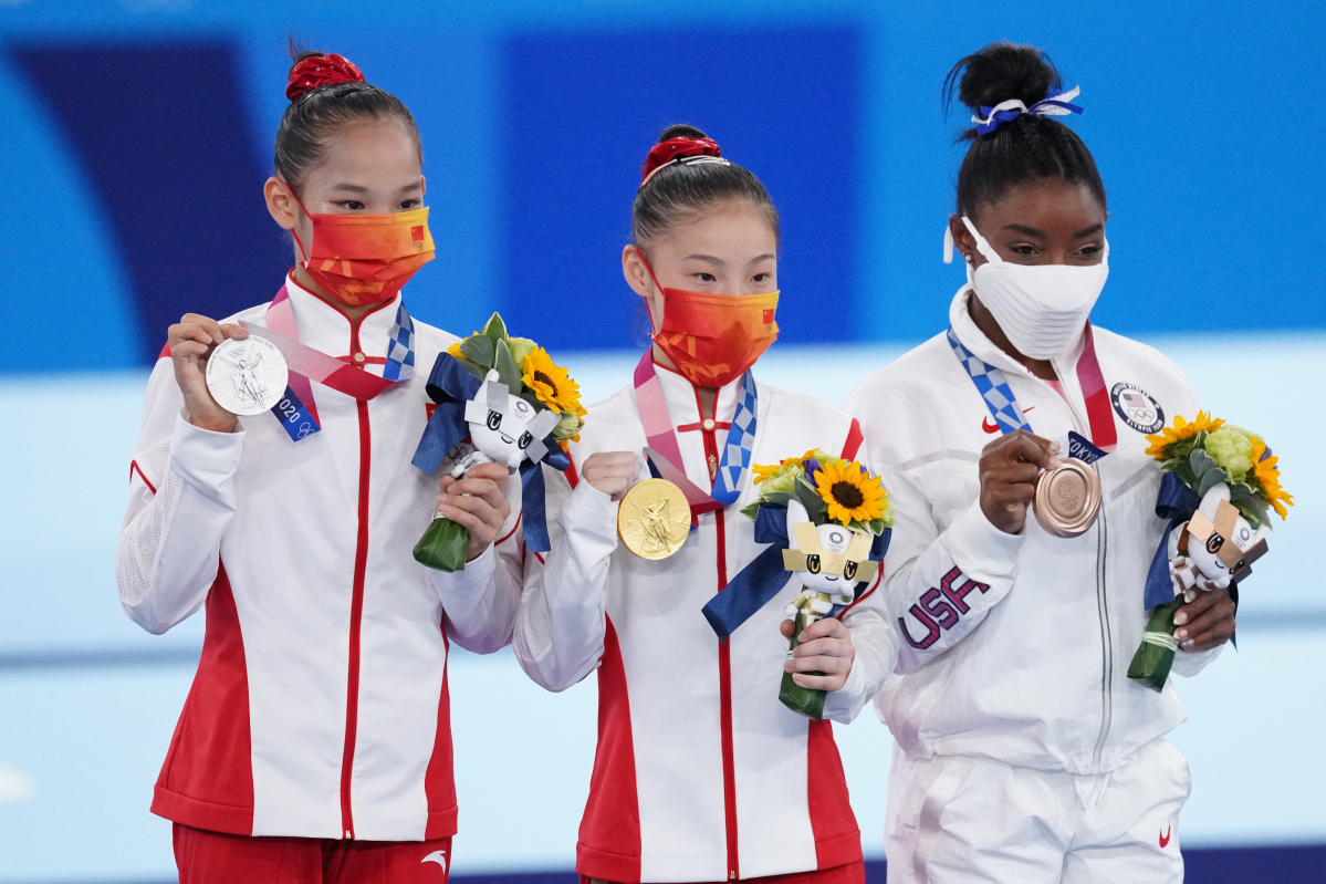 ▲2020 도쿄올림픽 기계체조에서 금·은메달을 딴 중국 선수와 동메달을 획득한 미국 선수 (연합뉴스)