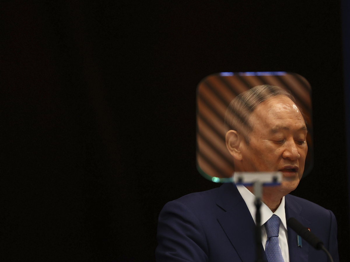 ▲스가 요시히데 일본 총리가 7월 30일(현지시간) 도쿄 총리 관저에서 코로나19 대응과 관련한 브리핑을 하고 있다. 도쿄/AP뉴시스