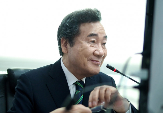 ▲더불어민주당 대권주자인 이낙연 전 대표가 11일 열린 한중 수교 29주년 기념 양국 전문가 포럼에서 온라인으로 기조연설을 하고 있다. (연합뉴스)