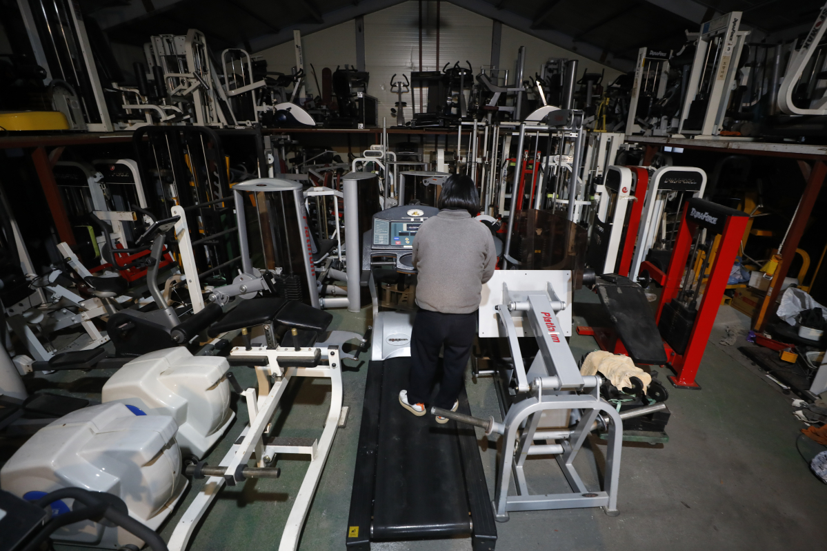 ▲1월 5일 경기 남양주의 한 중고 헬스기구 매입 및 판매 업체 창고에 중고 헬스기구가 보관돼 있다. (뉴시스)