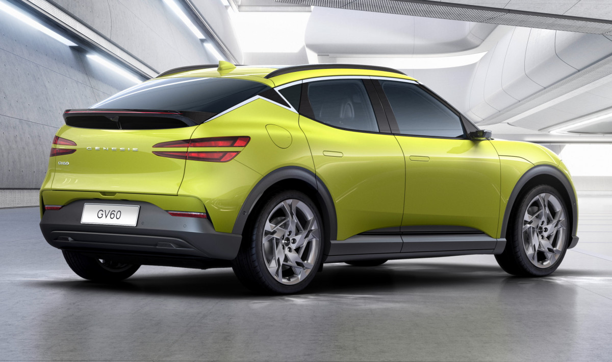 ▲제네시스 디자인 특징인 '투 라인 램프' 디자인을 앞뒤에 활용했다. 밑그림은 2019년 선보인 콘셉트카 '민트'가 베이스지만 전혀 다른 새 모델을 빚어냈다.  (사진제공=제네시스)