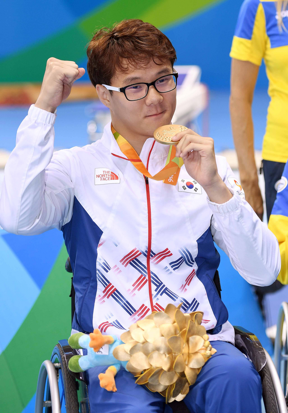 ▲2016년 9월 18일(한국시간) 조기성이 브라질 리우 패럴림픽에서 S4 남자 50m 자유형에서 금메달을 목에 걸며 3관왕에 올랐다. (뉴시스)