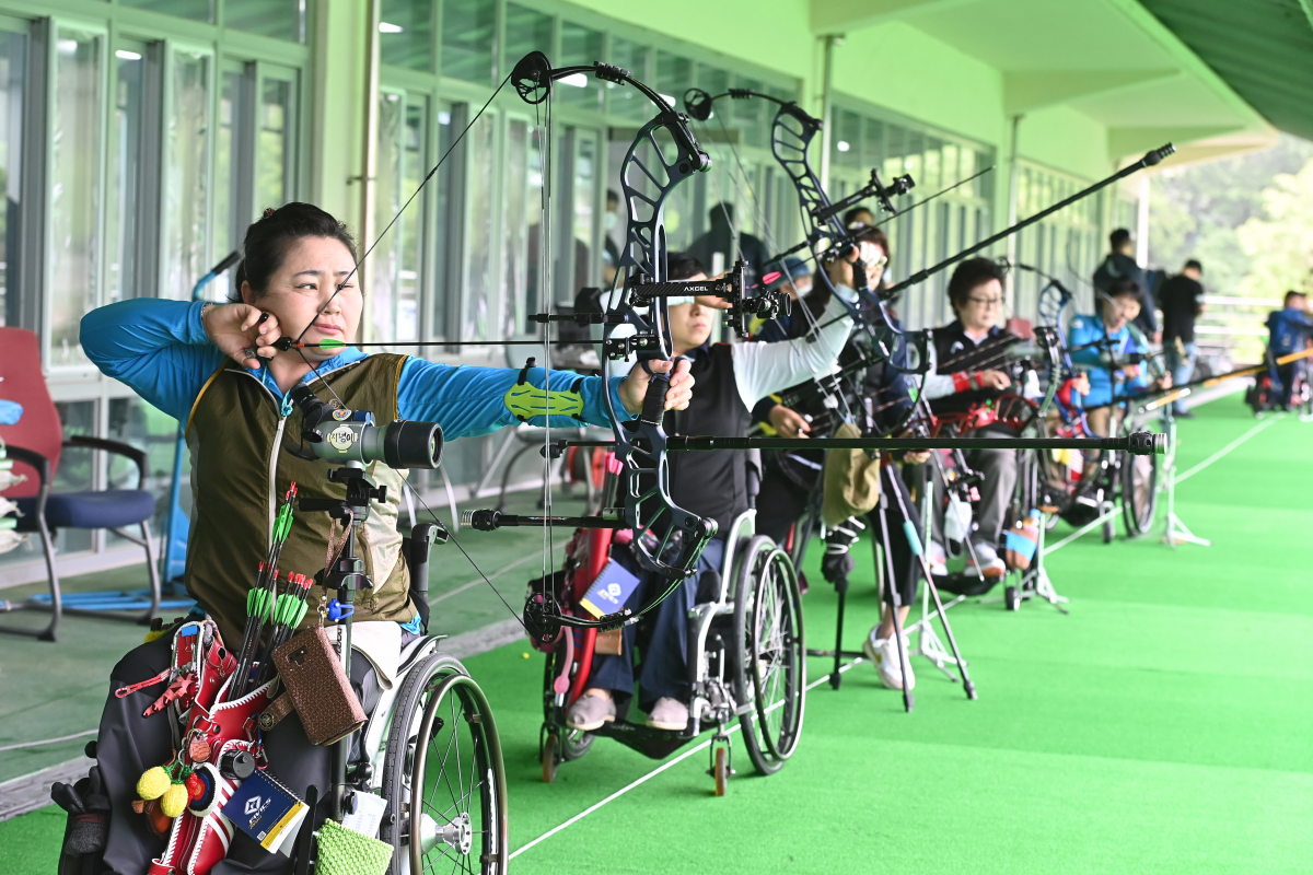 ▲도쿄패럴림픽 D-100 미디어데이가 열린 5월 17일 경기도 이천시 대한장애인체육회 이천훈련원에서 양궁종목 국가대표 선수들이 훈련하고 있다. (뉴시스)