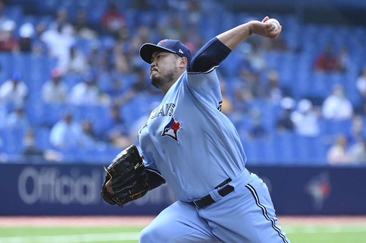 ▲토론토 블루제이스의 류현진이 지난 21일(현지시각) 캐나다 온타리오주 토론토의 로저스센터에서 열린 2021 메이저리그(MLB) 디트로이트 타이거스와의 경기에 선발 등판해 1회 투구하고 있다. (토론토=AP/뉴시스)
