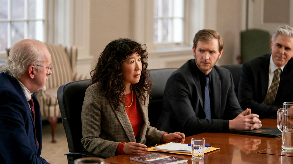 ▲아이비리그 대학 펨브로크 영문학과에서 여성 최초로 학과장 자리에 오른 한국계 여성 지윤(산드라 오)은 학과의 산적한 문제를 해결하기 위해 홀로 고군분투한다. (넷플릭스)