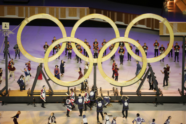 ▲23일 일본 도쿄 신주쿠 국립경기장에서 2020 도쿄올림픽 개막식에서 축하공연이 펼쳐지고 있다. (연합뉴스)