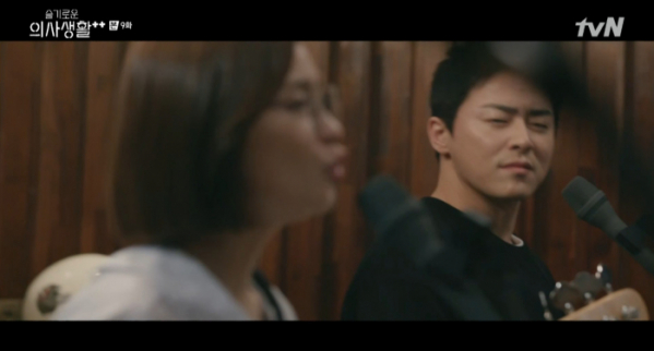 ▲'슬기로운 의사생활' 익준 송화(사진=tvN 방송화면 캡처)