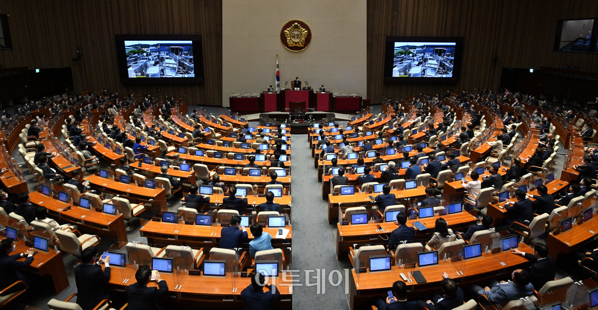 ▲제391회 국회 개회식. 신태현 기자 holjjak@ (이투데이DB)