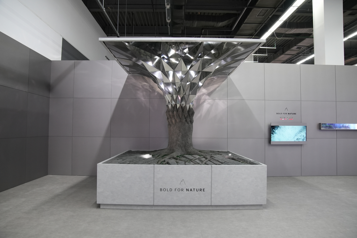 ▲조형물 ‘볼드 포 네이처(Bold for nature)’는 자연과 소재에서부터 아름다움을 만들어 나가겠다는 메세지를 전달한다.  (사진제공=기아)