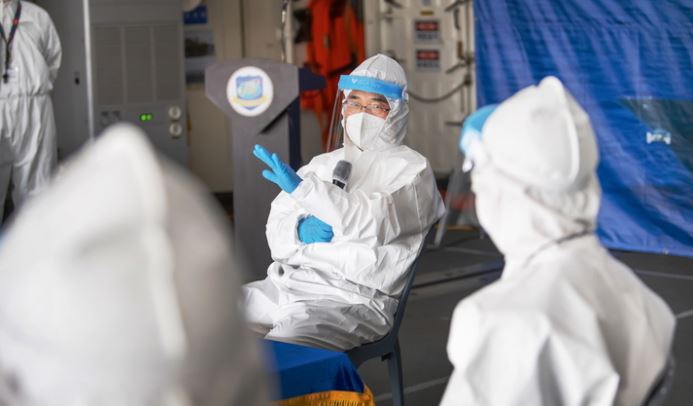 ▲국방부장관 청해부대 방역대책점검 및 격려. (사진제공=국방부)