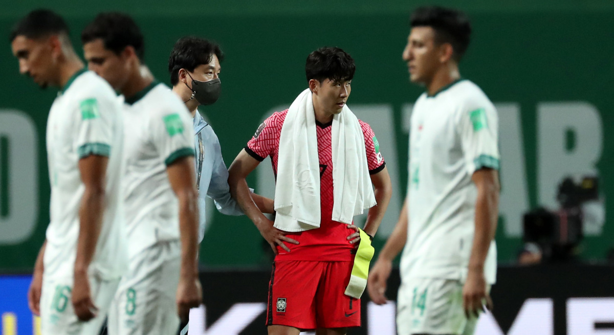 ▲2일 오후 서울 마포구 서울월드컵경기장에서 열린 '2022 FIFA 카타르 월드컵 아시아지역 최종예선 A조 1차전' 대한민국과 이라크의 경기에서 0대0 무승부로 경기를 마친 손흥민이 아쉬워 하고 있다. (뉴시스)