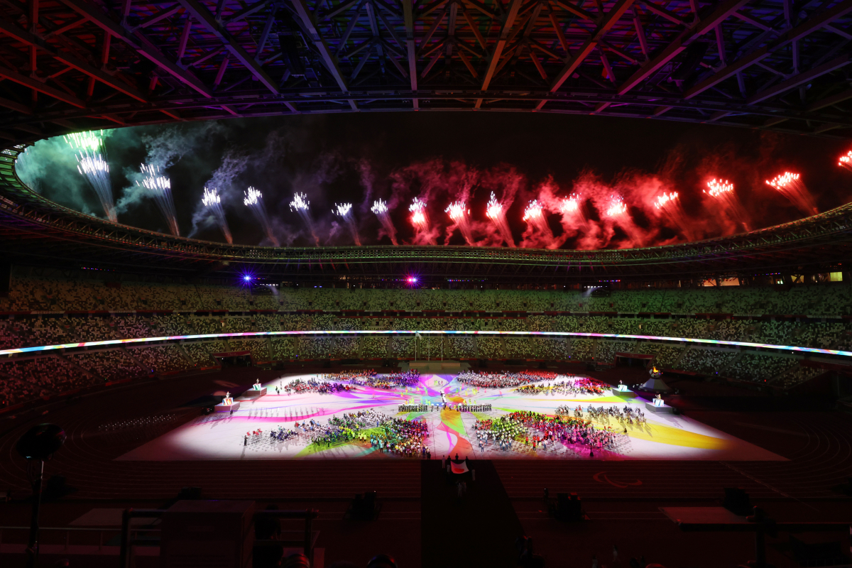 ▲5일 오후 일본 도쿄 신주쿠의 국립경기장(올림픽 스타디움)에서 열린 2020 도쿄 패럴림픽 폐막식에서 불꽃이 터지고 있다. (연합뉴스)