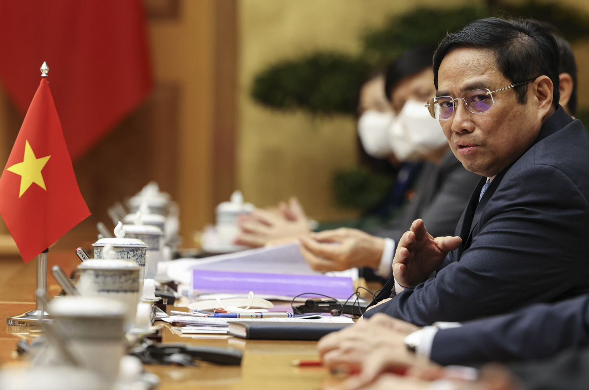 ▲팜 민 찐 베트남 총리가 지난달 25일 하노이에서 카멀라 해리스 미국 부통령을 접견하고 있다. 하노이/AP뉴시스
