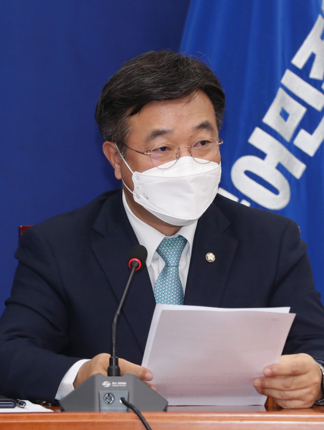 ▲더불어민주당 윤호중 원내대표가 6일 서울 여의도 국회에서 열린 최고위원회의에서 발언하고 있다.  (연합뉴스)