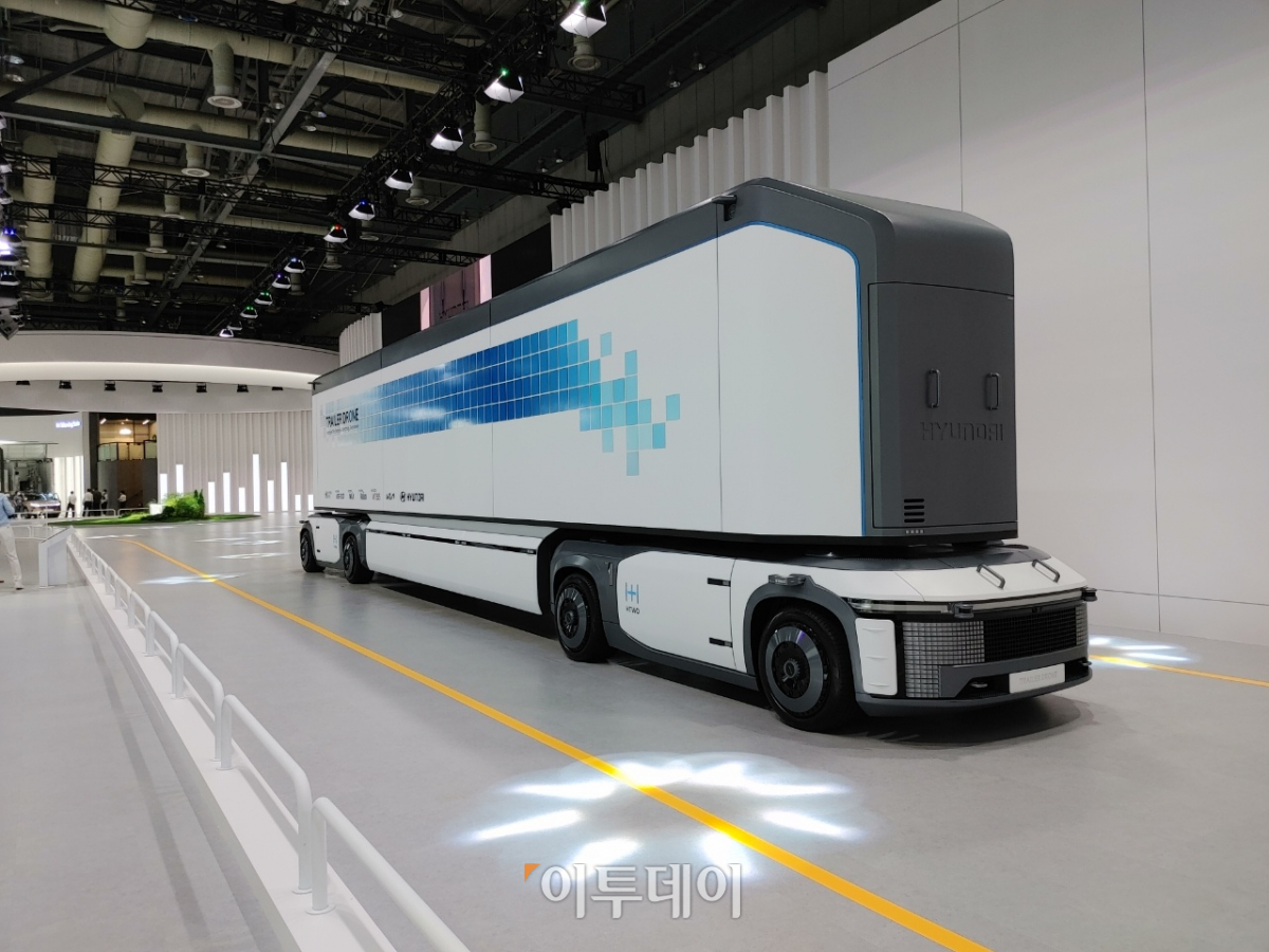 ▲현대차가 선보인 무인 운송 시스템 모빌리티 '트레일러 드론' (유창욱 기자 woogi@)