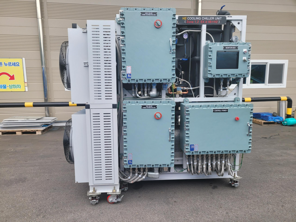▲‘삼정이엔씨’의 이동형 방폭 수소가스충전기용 냉각장치  (사진제공=수소모빌리티+쇼)