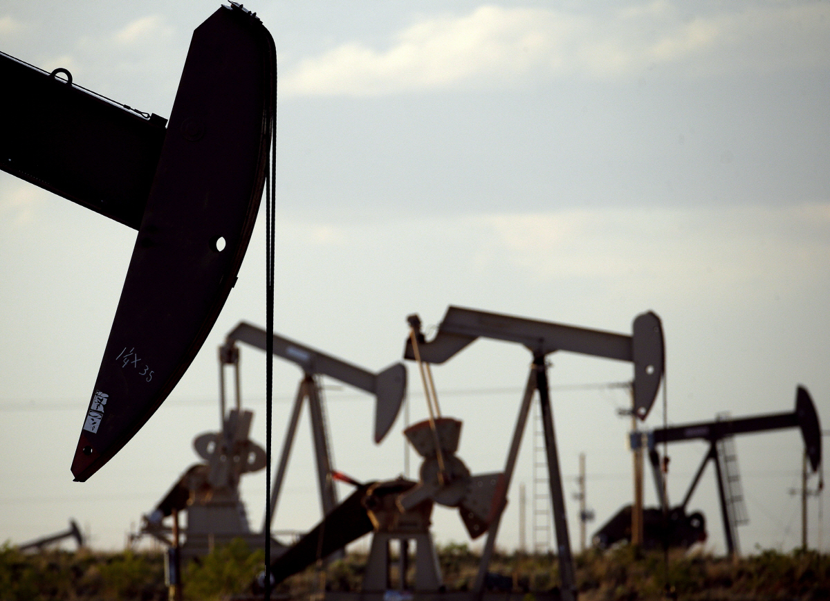 [상보] 국제유가, 공급 우려 완화에 하락마감...WTI 0.9%↓