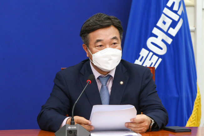 ▲더불어민주당 윤호중 원내대표가 15일 서울 여의도 국회에서 열린 최고위원회의에서 발언하고 있다. (연합뉴스)