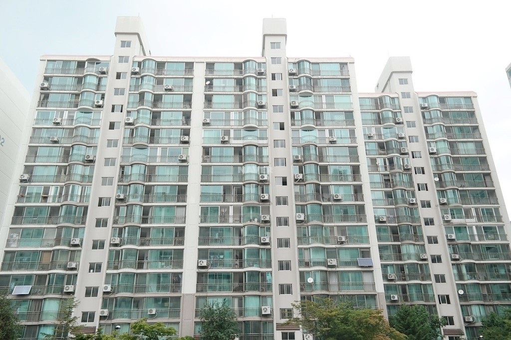 ▲서울 '노도강'(노원·도봉·강북구) 일대 집값이 최근 다시 출렁이고 있다. 서울 노원구 중계동 청구3차 아파트 단지 전경. (출처=네이버부동산)